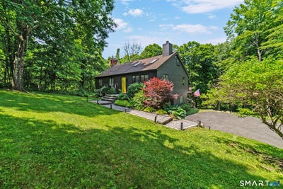 /international/us/3-burnett-road-new-milford-ct-110108880130/