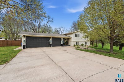 /international/us/609-s-splitrock-blvd-brandon-sd-110104849477/