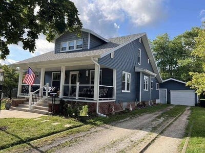 /international/us/127-w-briggs-roodhouse-il-110100965625/