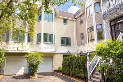 /international/us/3320-n-racine-avenue-chicago-il-110108503907/