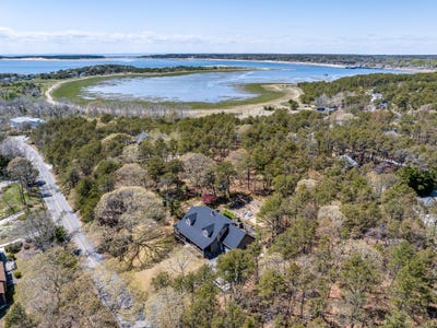 /international/us/360-pilgrim-spring-road-wellfleet-ma-110108011637/