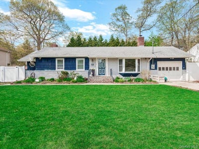 /international/us/223-locust-drive-rocky-point-ny-110107666465/