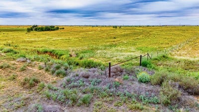/international/us/17616-n-private-road-2220-abernathy-tx-110109507961/