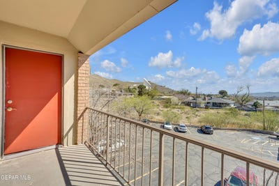 /international/us/4433-n-stanton-street-el-paso-tx-110106431288/