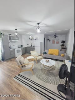 /international/us/1318-lee-avenue-lafayette-la-110108571003/