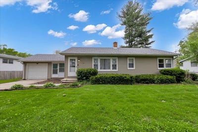 /international/us/64-e-benton-street-oswego-il-110107853542/