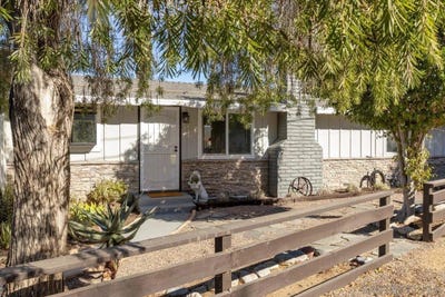 /international/us/1840-davis-fallbrook-ca-110120513652/