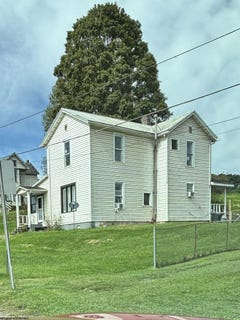 /international/us/22-barbour-county-highway-belington-wv-110120068313/