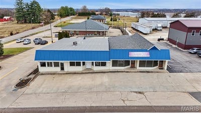 /international/us/9420-9424-highway-100-new-haven-mo-110105630552/