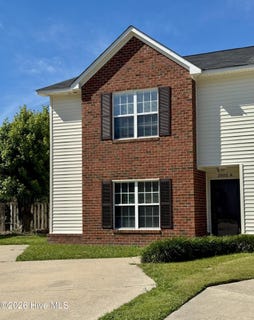 /international/us/2502-bluff-view-court-greenville-nc-110108147663/