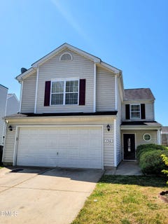 /international/us/3742-horseshoe-farm-street-raleigh-nc-110107379933/