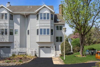/international/us/15-rose-court-toms-river-nj-110107583934/