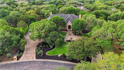 /international/us/9752-trophy-oaks-drive-san-antonio-tx-110106218745/