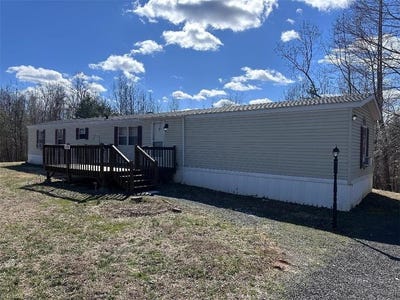 /international/us/2290-moir-farm-road-lawsonville-nc-110105938846/