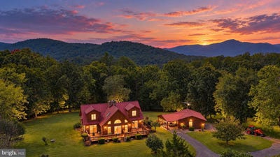 /international/us/15-la-lune-sperryville-va-110119946073/