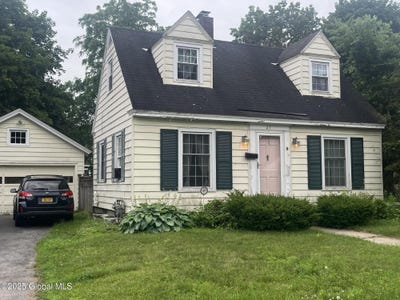 /international/us/27-webster-avenue-glens-falls-ny-110100551718/