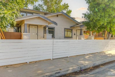 /international/us/2229-california-avenue-bakersfield-ca-110100531677/?lang=en