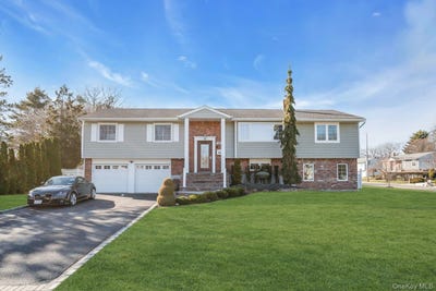 /international/us/108-hayrick-lane-commack-ny-110106525188/