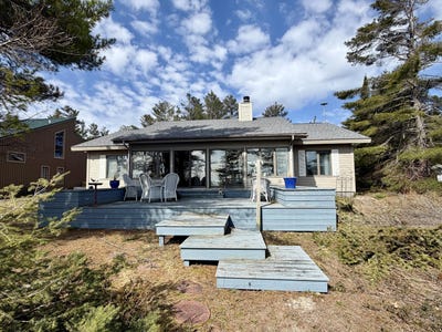 /international/us/3332-edgewater-drive-cheboygan-mi-110106471163/