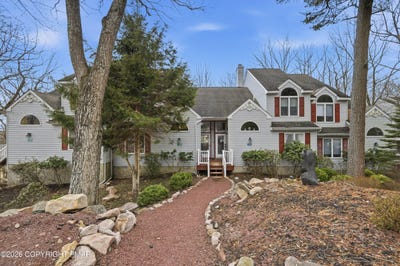 /international/us/136-laurelwood-drive-lake-harmony-pa-110107038520/