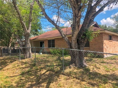 /international/us/10446-5th-street-beeville-tx-110107336892/