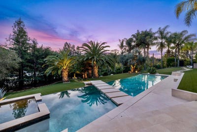 /international/us/los-altos-hills-ca-110106431199/