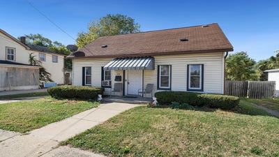 /international/us/402-s-walnut-avenue-freeport-il-110103129701/