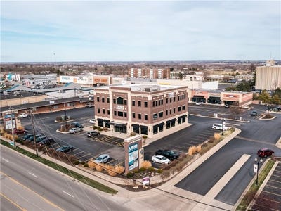 /international/us/1211-n-belt-highway-st-joseph-mo-110085100011/