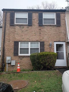 /international/us/87-hill-court-calverton-ny-110107078532/