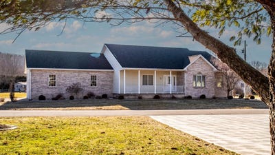 /international/us/9020-meyer-road-brookville-in-110104955327/