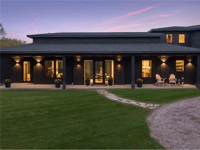 /international/us/1342-jansen-avenue-se-hanover-mn-110099309235/