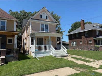/international/us/704-s-carroll-freeport-il-110101050598/