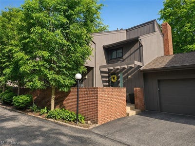 /international/us/1044-canyon-view-road-sagamore-hills-oh-110108717277/