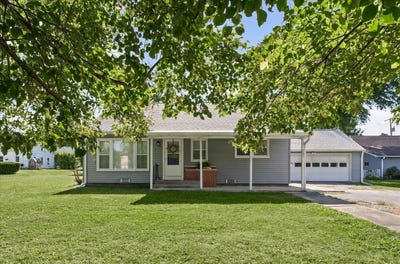 /international/us/205-e-jefferson-street-philo-il-110120465597/