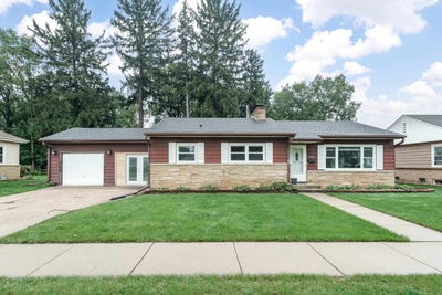 /international/us/1320-bennett-street-janesville-wi-110120055298/