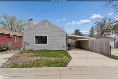/international/us/104-14th-pl-s-clear-lake-ia-110107536717/
