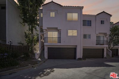 /international/us/4347-freedom-dr-calabasas-ca-110108348058/