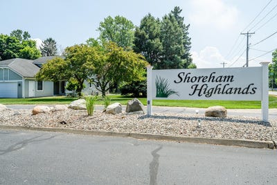 /international/us/2460-shoreham-highlands-street-st-joseph-mi-110100803385/