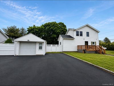 /international/us/72-peckham-avenue-islip-ny-110108501947/