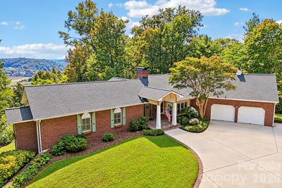 /international/us/239-bearwallow-mountain-road-hendersonville-nc-110120425963/
