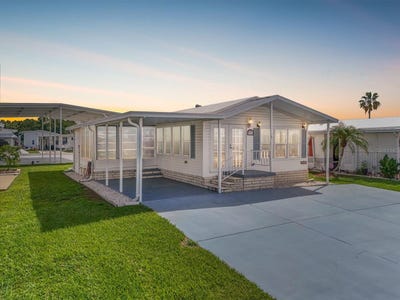/international/us/35045-cynthia-avenue-zephyrhills-fl-110100475591/