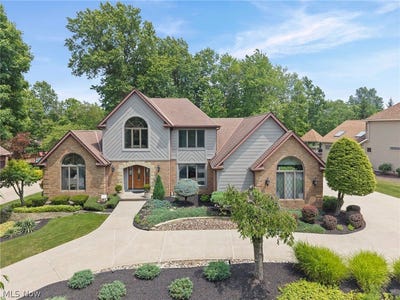 /international/us/10683-tudor-circle-north-royalton-oh-110109801076/