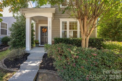 /international/us/13102-heath-grove-drive-huntersville-nc-110120484974/