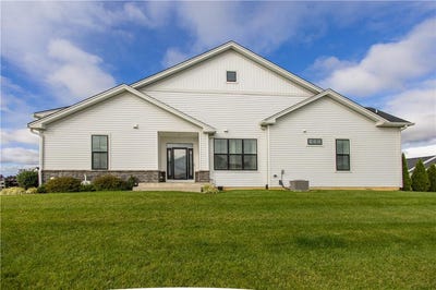 /international/us/6955-maple-drive-east-allen-twp-pa-110120553416/