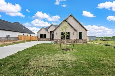 /international/us/806-n-avenue-e-springtown-tx-110107575513/