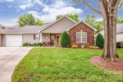 /international/us/134-ashwood-lane-mooresville-nc-110108364136/