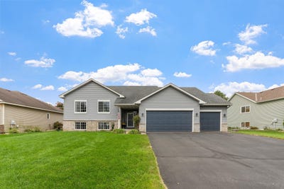 /international/us/19383-embers-avenue-farmington-mn-110120081269/