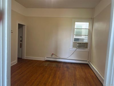 /international/us/68-jerusalem-avenue-hicksville-ny-110108196860/