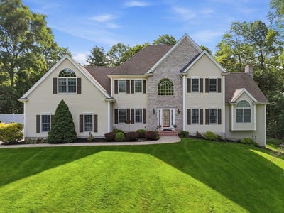 /international/us/74-whipple-brook-road-wrentham-ma-110108720265/