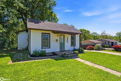 /international/us/1925-division-street-burlington-ia-110108012291/